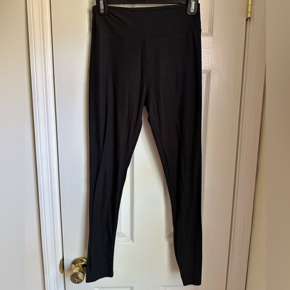 LuLaRoe One Size Black Buttery Soft Leggings - Picture 1 of 3